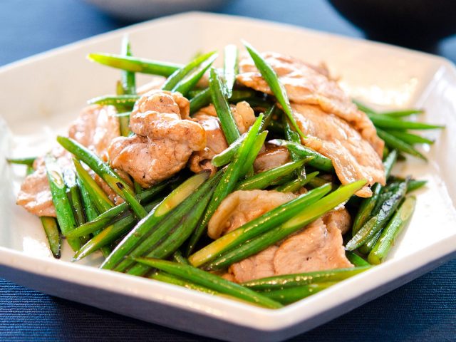 にんにくの芽と豚肉のオイスターソース炒め